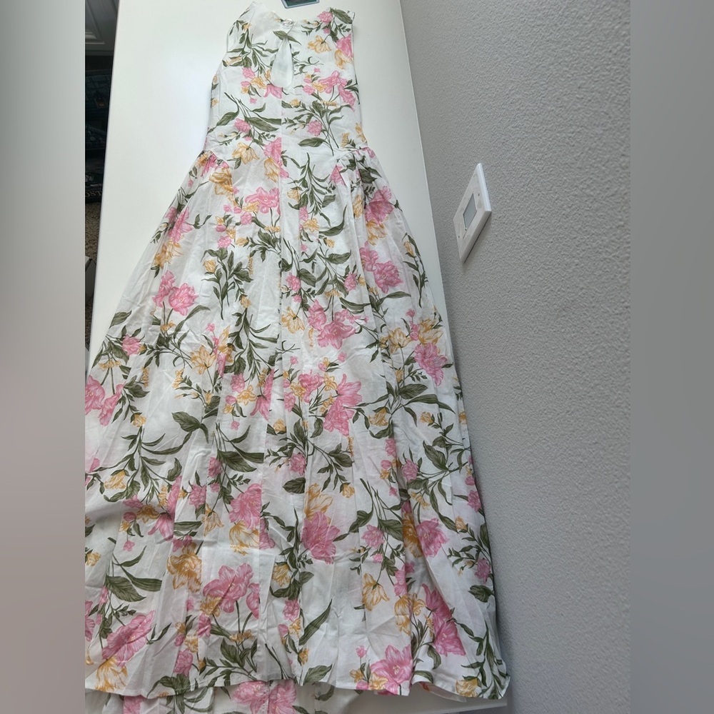 NEW maxi dress with cute floral print- size small